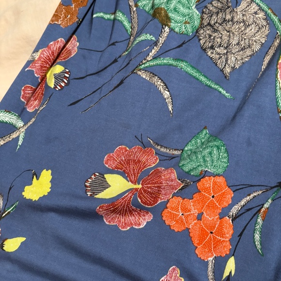 DVF BLUE SILK FLORAL WRAP DRESS - Picture 5 of 7